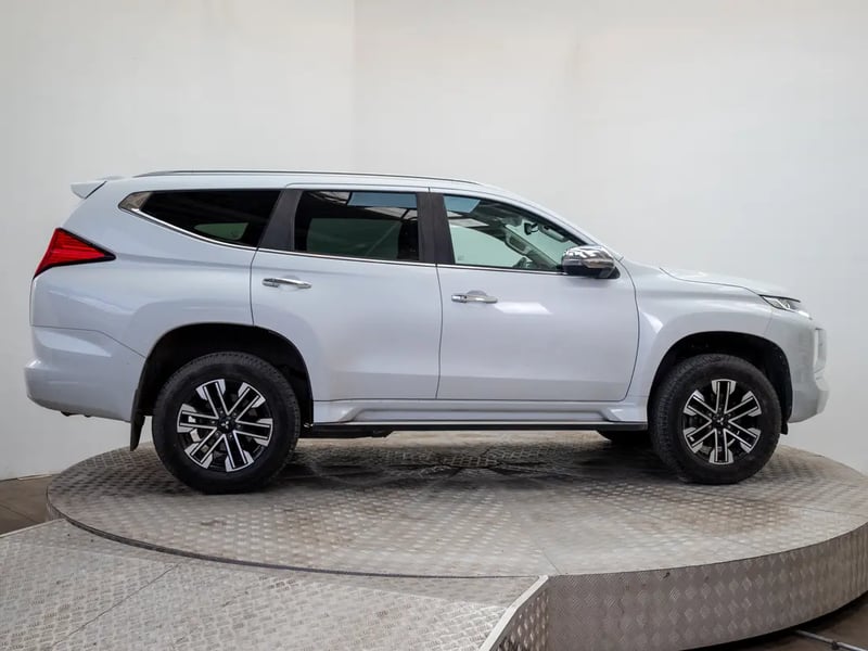 Mitsubishi MONTERO SPORT 2024 - Imagen 8 de 19