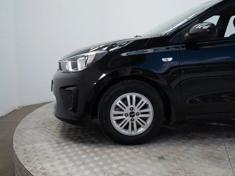 Kia SOLUTO 2023 - Imagen 17 de 20