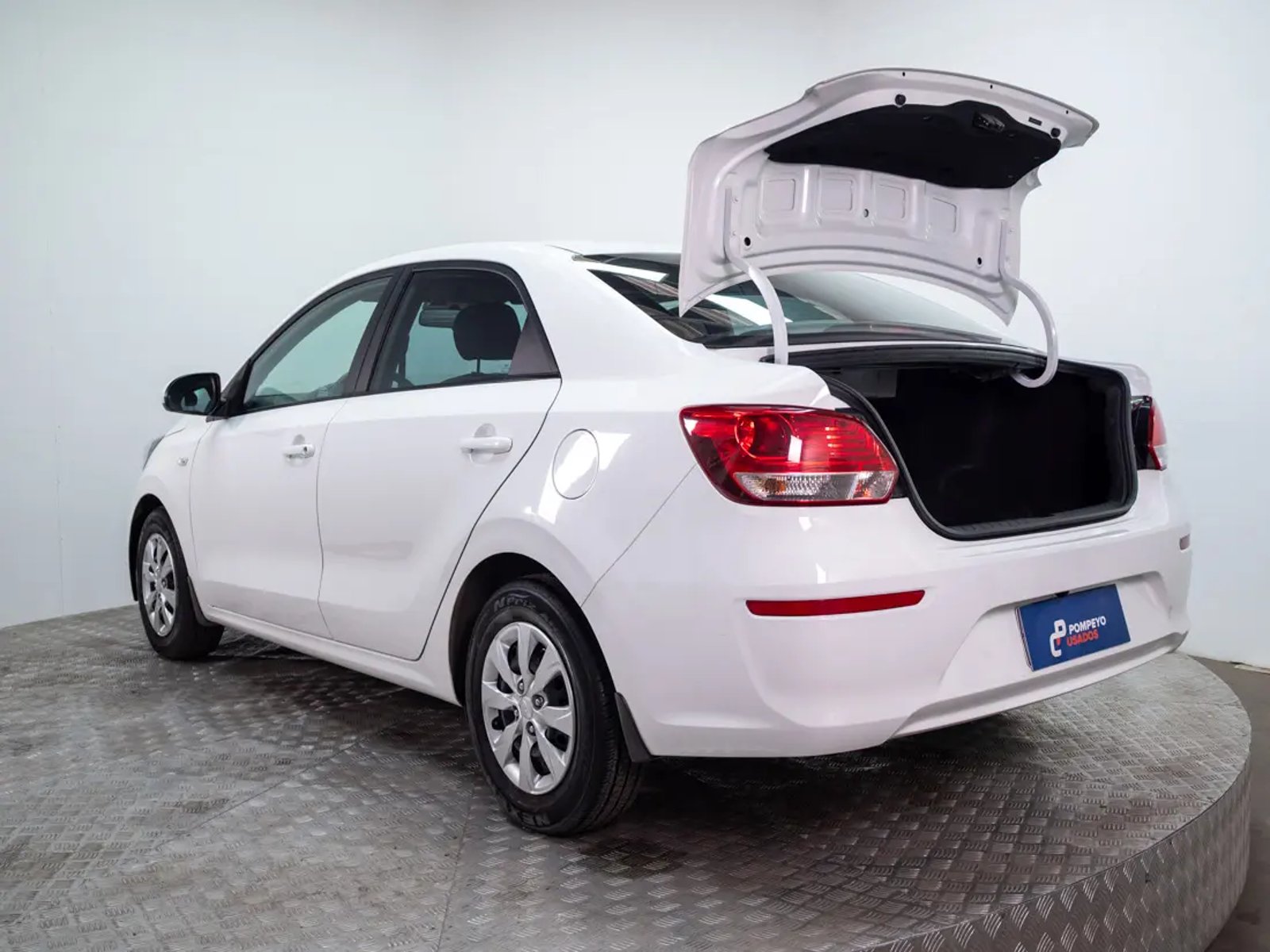 KIA SOLUTO 2023 - Imagen 8 de 18