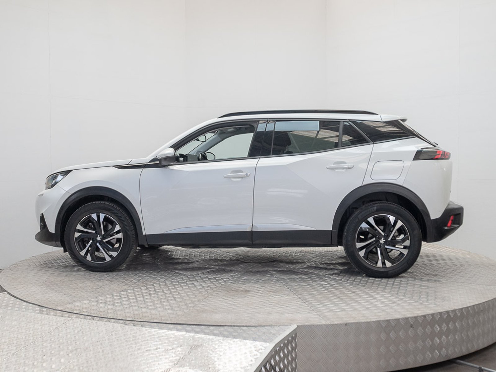 PEUGEOT 2008 2021 - Imagen 8 de 16