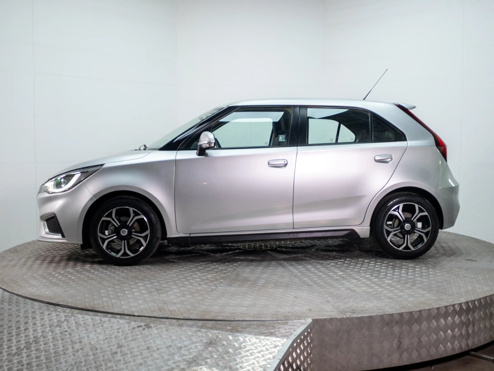 MG 3 2021 - Foto 4 de 19