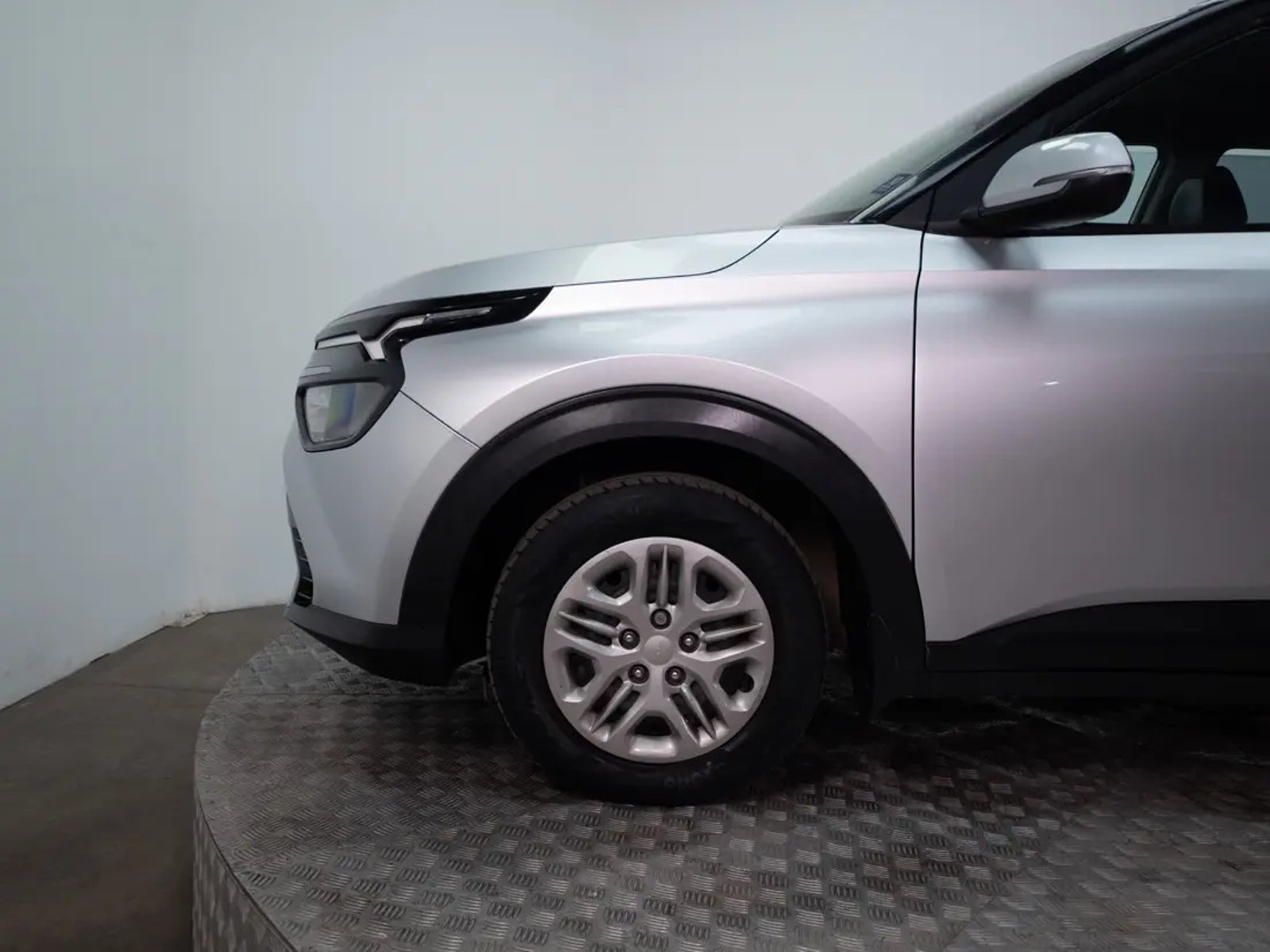 Kia CARENS 2023 - Imagen 18 de 20