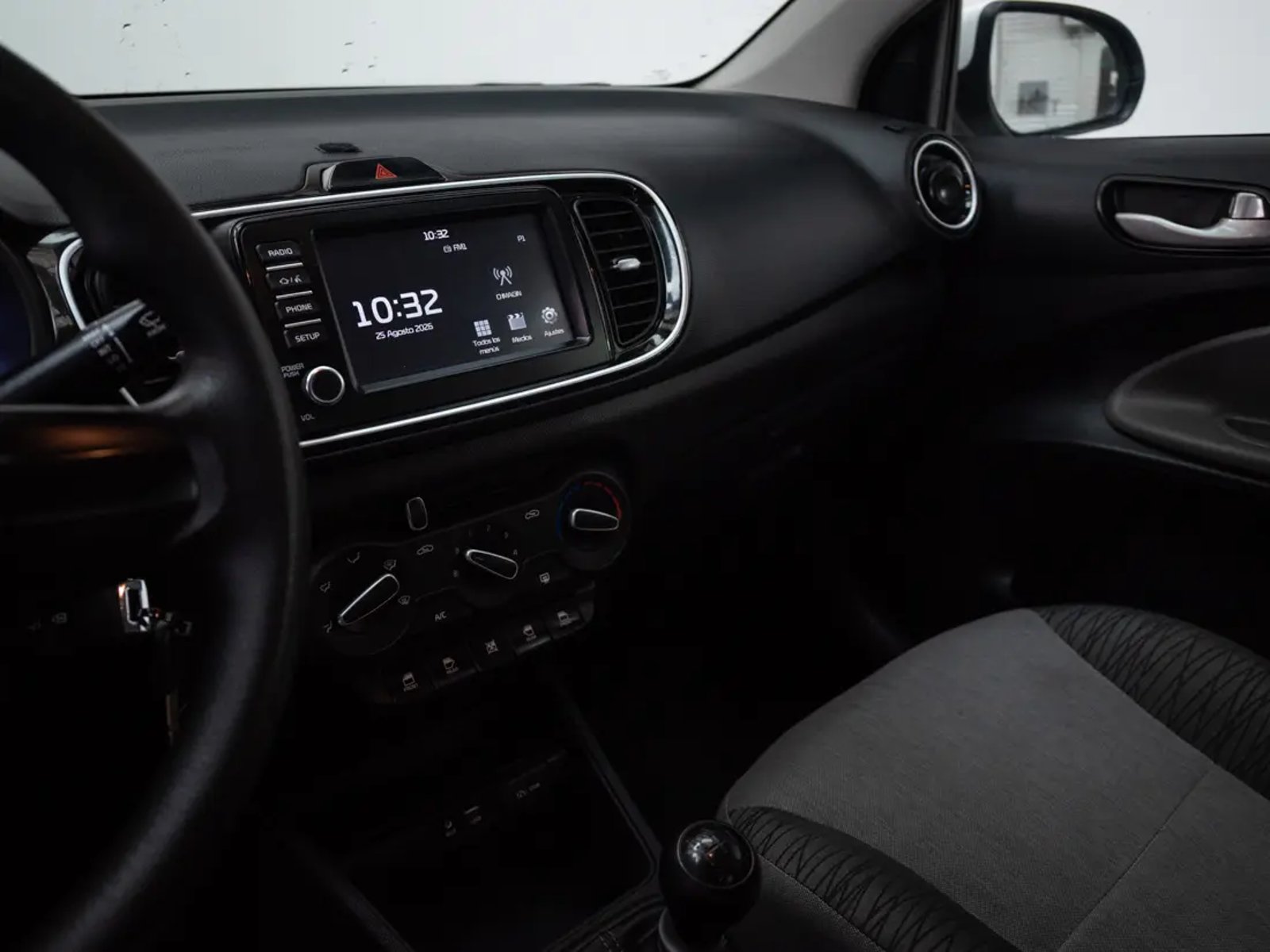 Kia SOLUTO 2024 - Imagen 12 de 20