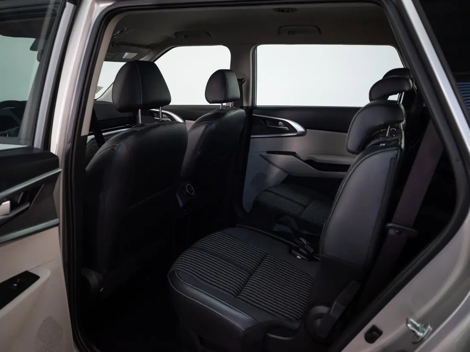 Kia CARENS 2023 - Imagen 14 de 20