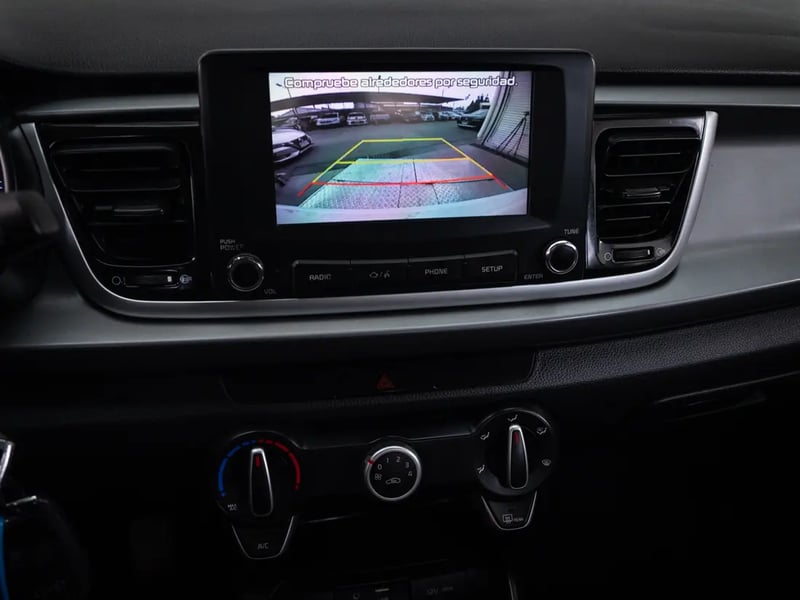 Kia RIO 5 2020 - Imagen 19 de 20