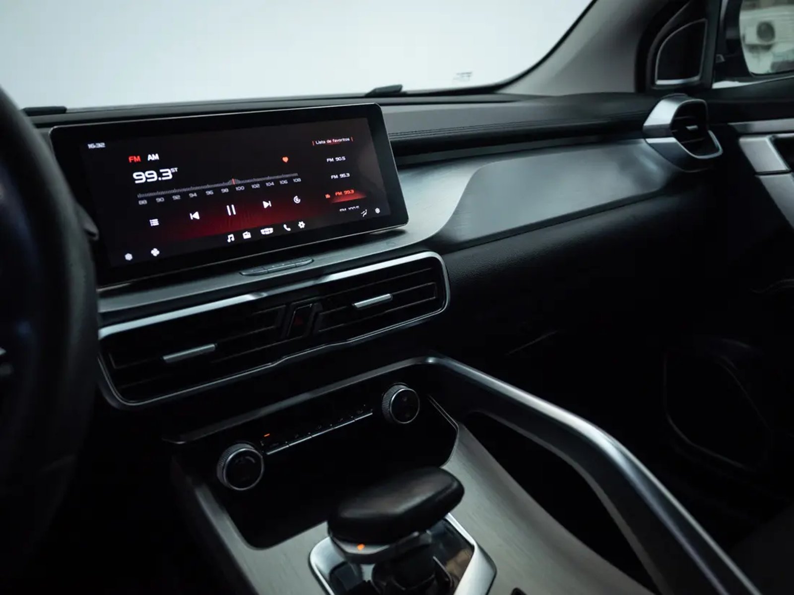 GEELY COOLRAY 2023 - Imagen 14 de 18