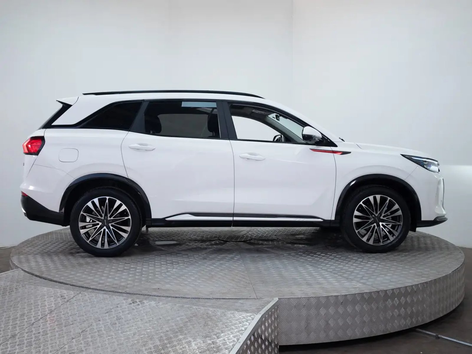 DFSK SUV 600 2024 - Imagen 8 de 20