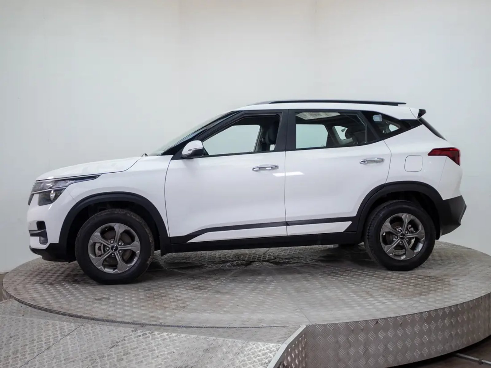 Kia SELTOS 2023 - Foto 4 de 20