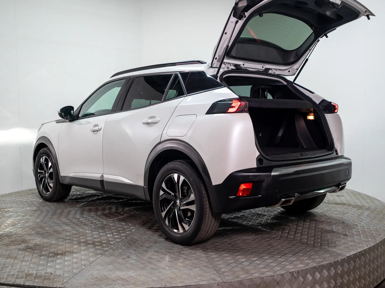 PEUGEOT NUEVO 2008 2021 - Imagen 9 de 17