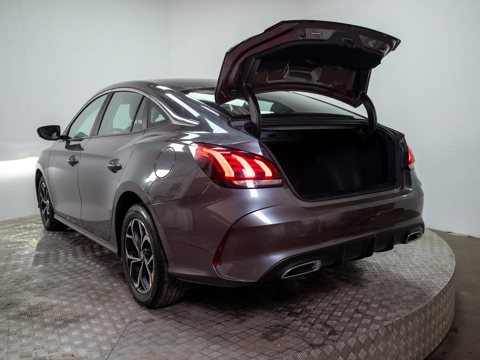 MG GT 2024 - Imagen 11 de 20