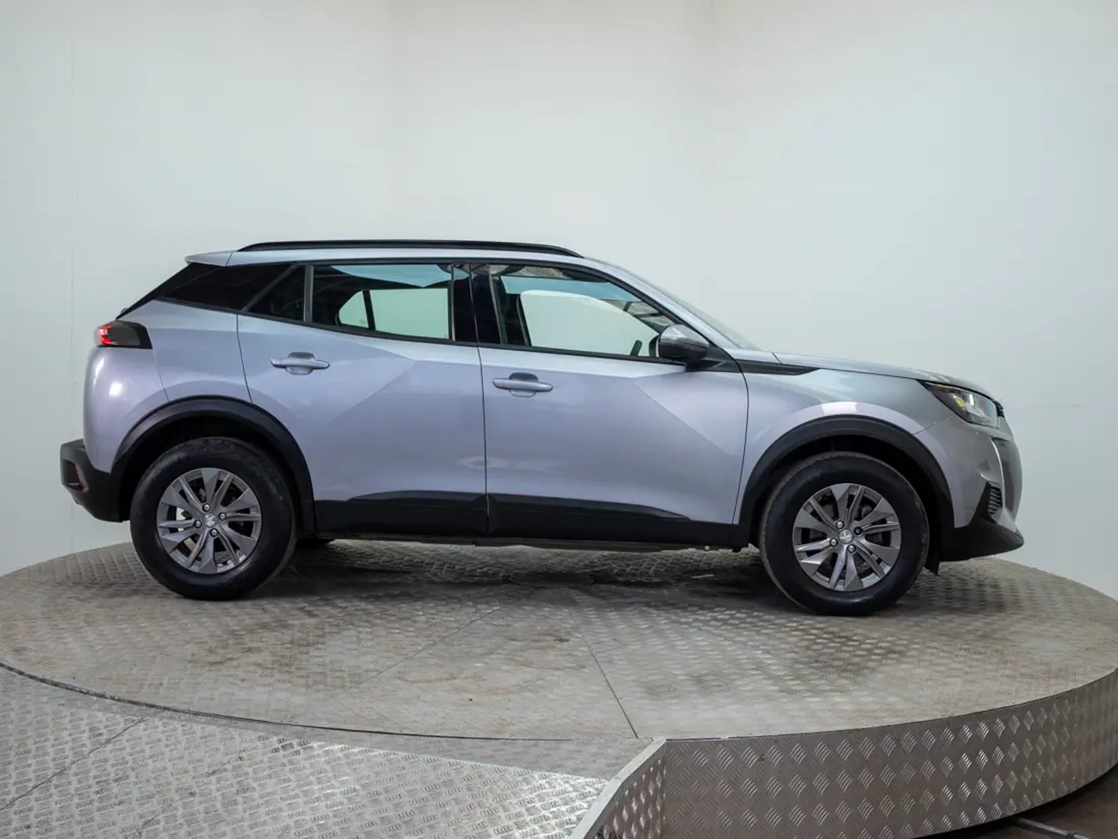 Peugeot 2008 2021 - Imagen 8 de 11