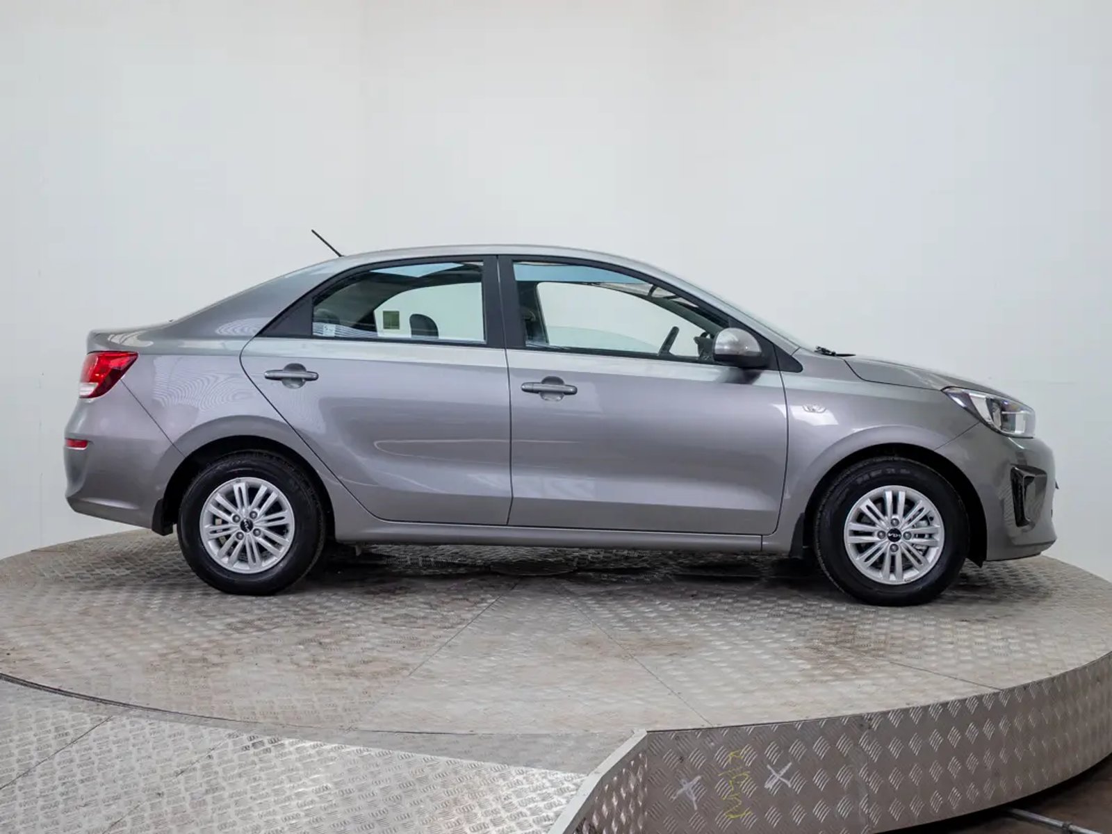 Kia SOLUTO 2026 - Imagen 8 de 20