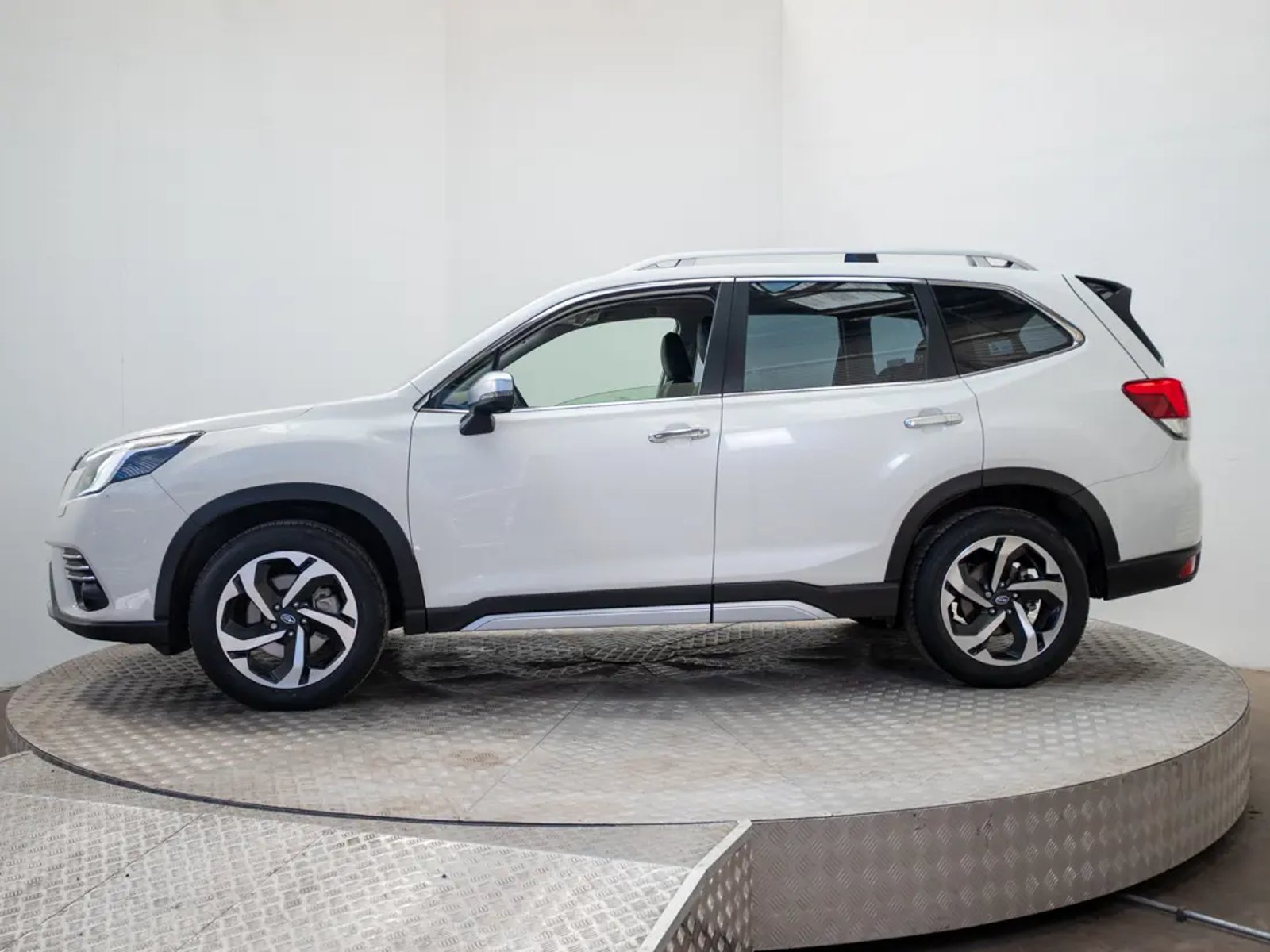 Subaru FORESTER 2025 - Foto 4 de 20