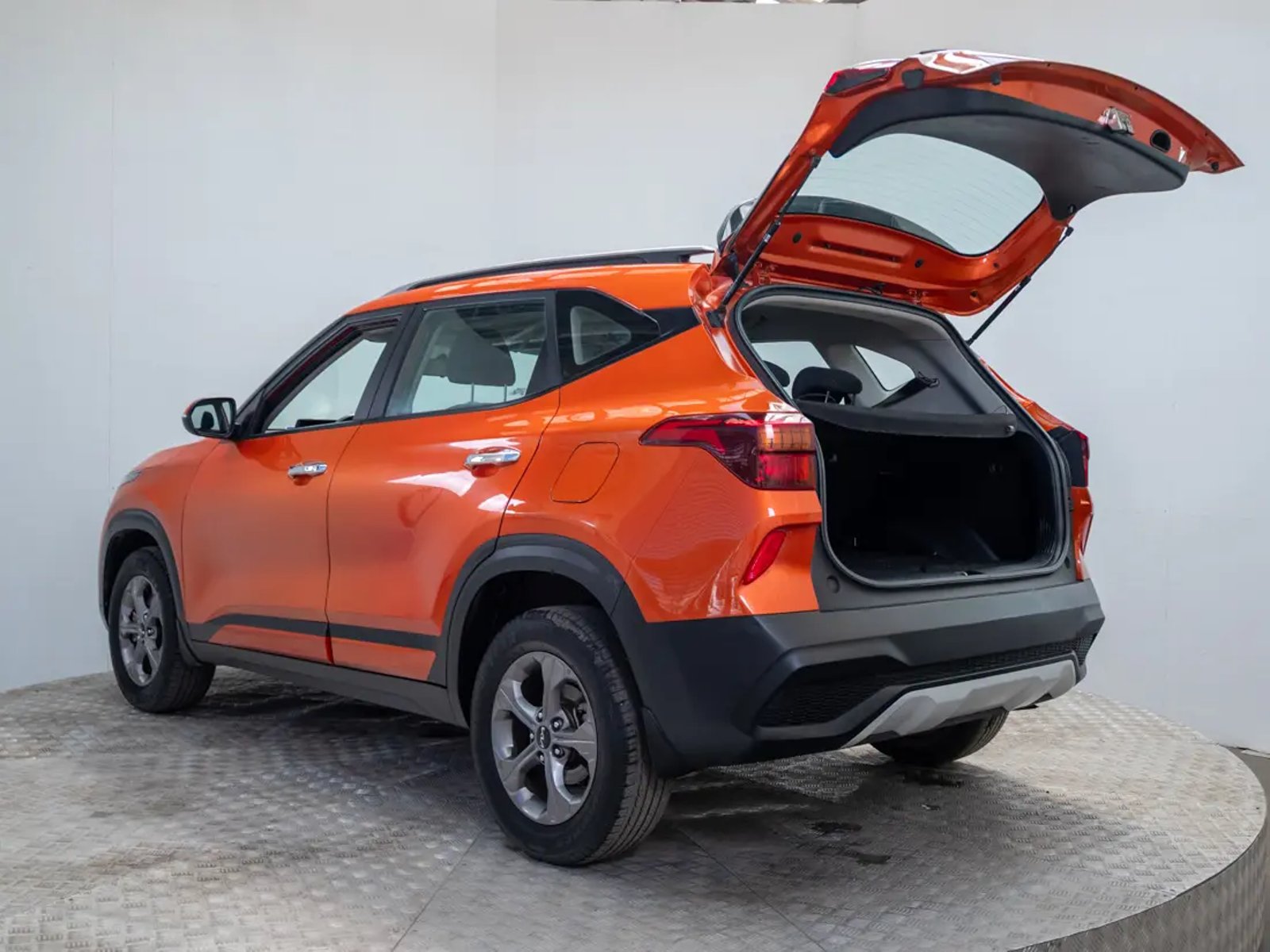 Kia SELTOS 2023 - Imagen 10 de 19