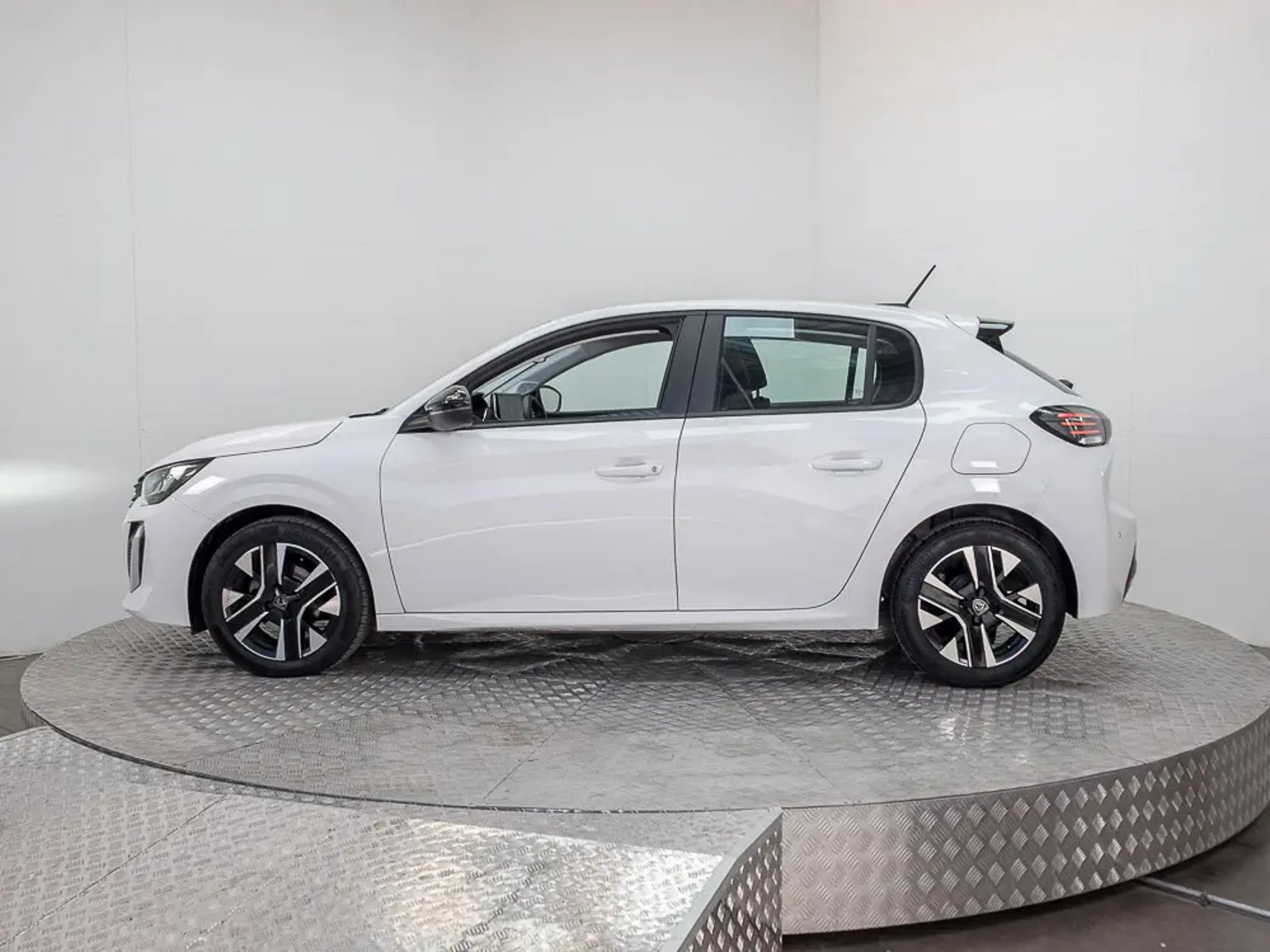 PEUGEOT 208 2025 - Imagen 7 de 13