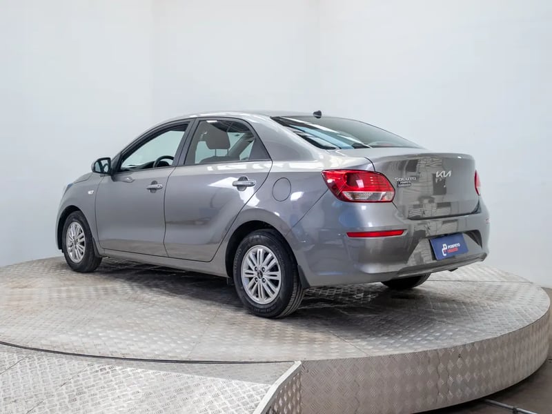 Kia SOLUTO 2024 - Imagen 6 de 20