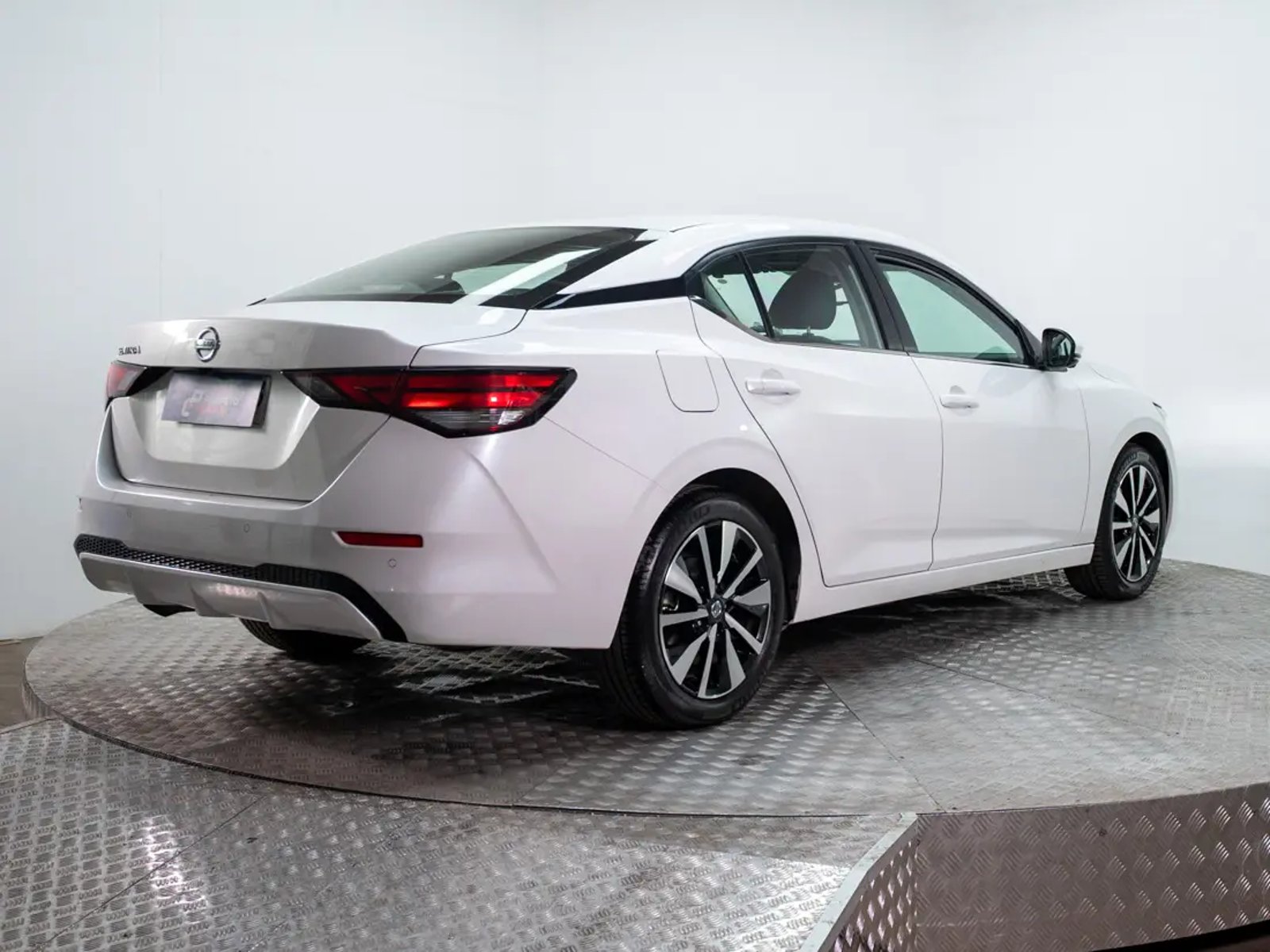 Nissan SENTRA 2023 - Imagen 13 de 20