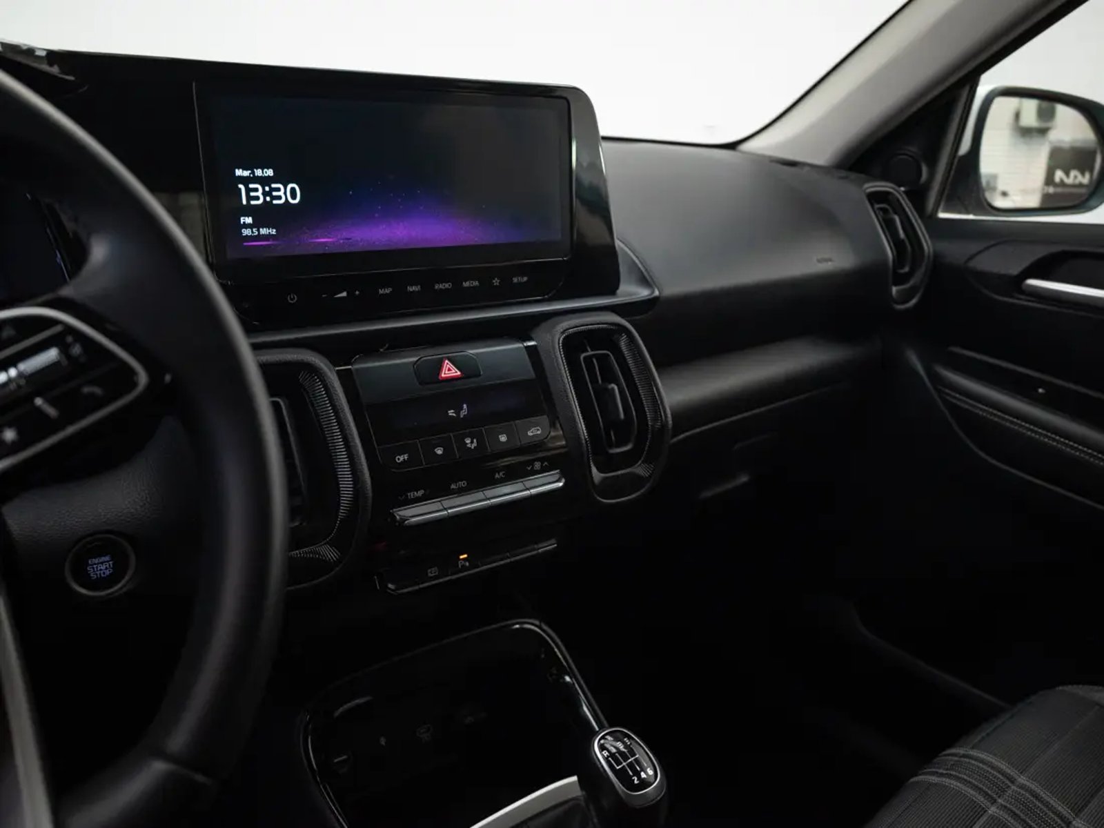 Kia SONET 2024 - Imagen 12 de 19