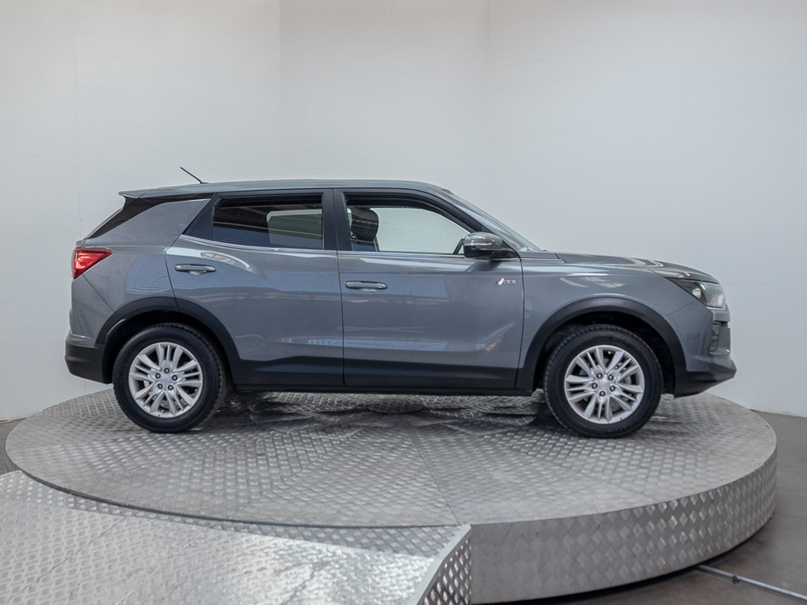 SSANGYONG KORANDO 2022 - Imagen 9 de 16