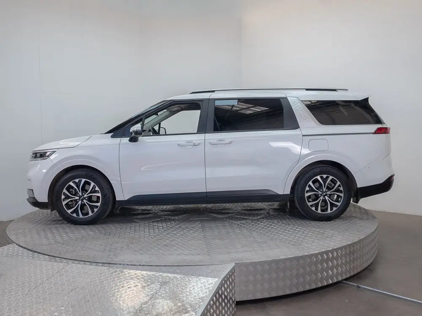 KIA CARNIVAL 2024 - Imagen 3 de 19