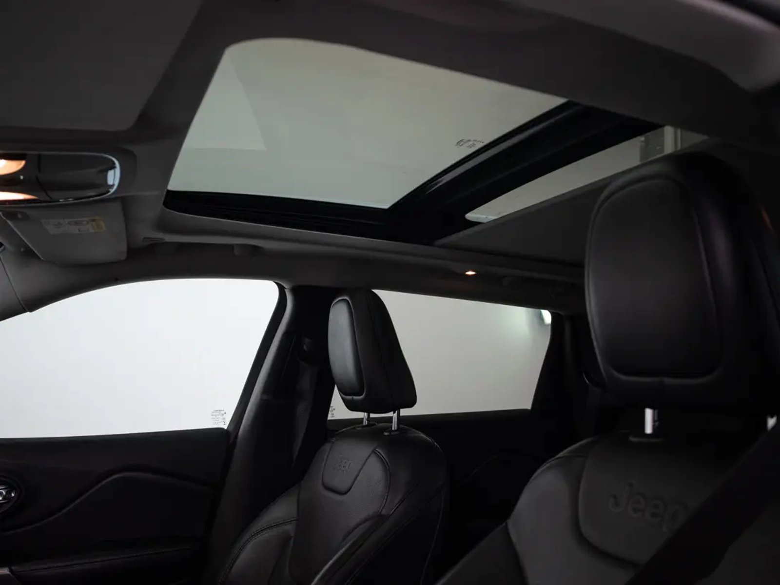Jeep CHEROKEE 2020 - Imagen 18 de 20