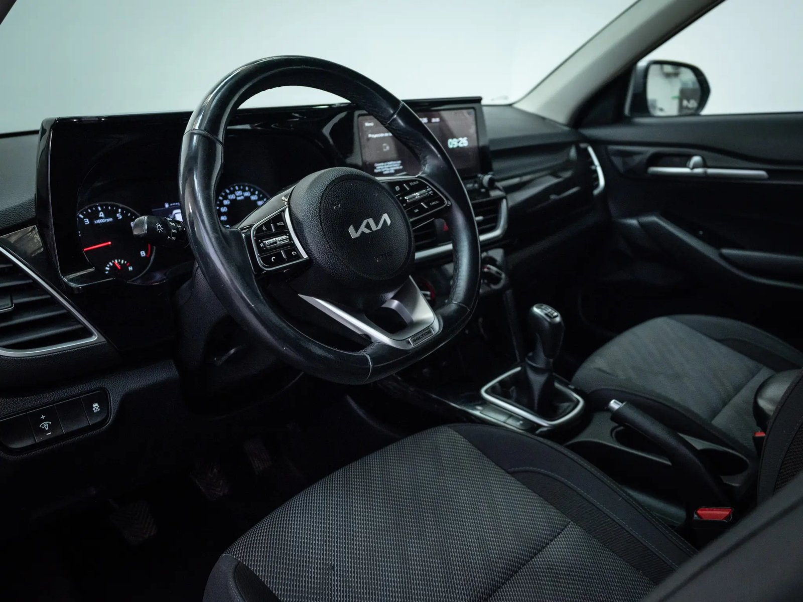 KIA SELTOS 2023 - Imagen 16 de 17