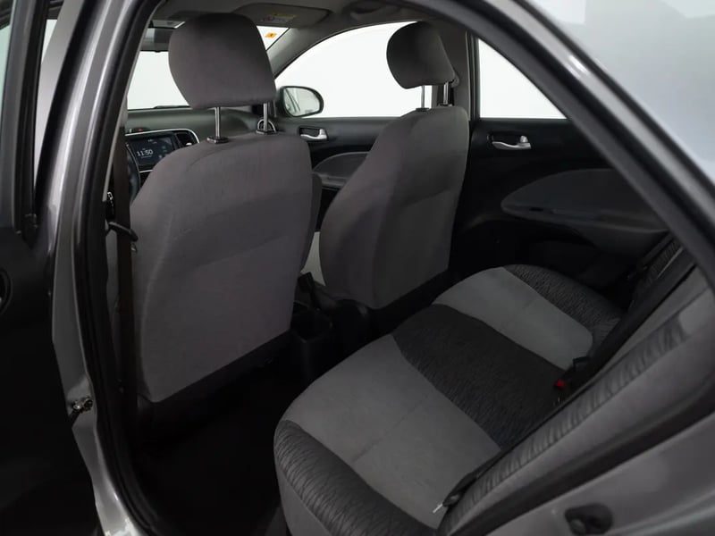 Kia SOLUTO 2024 - Imagen 14 de 20