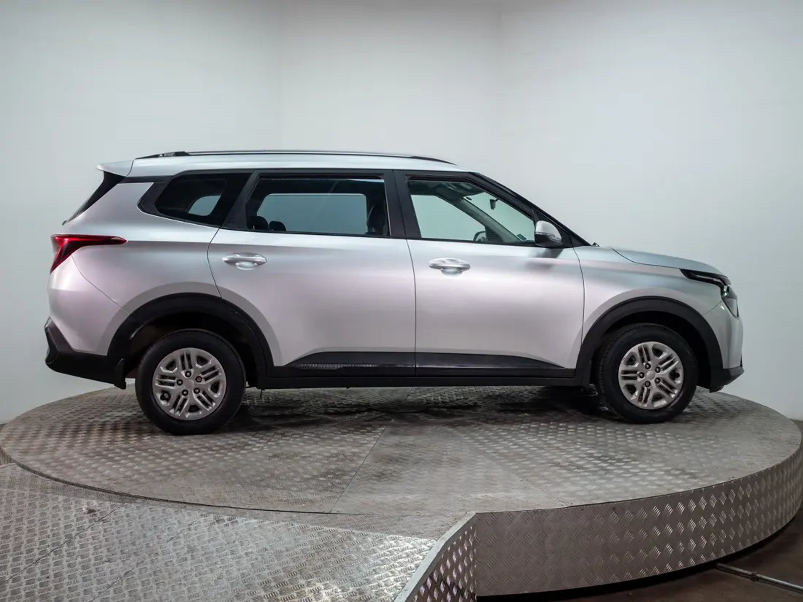 Kia CARENS 2023 - Imagen 8 de 20
