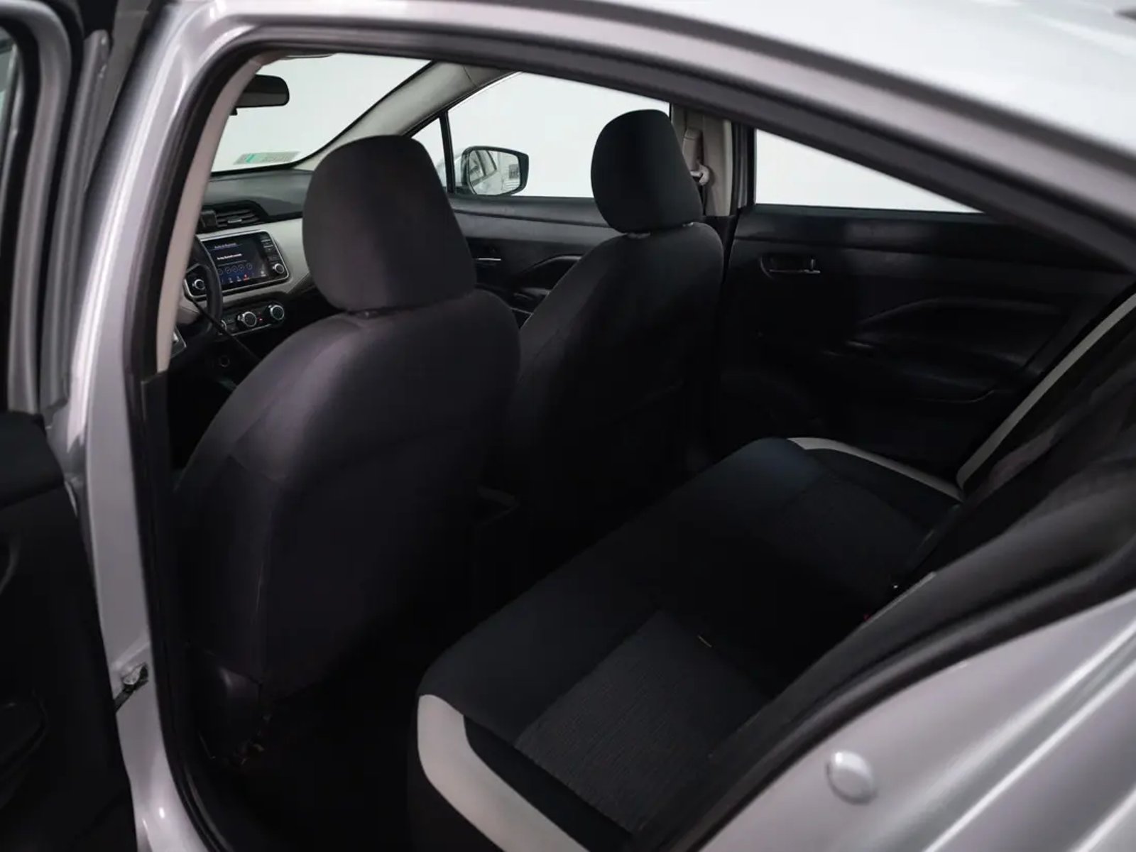Nissan VERSA 2021 - Imagen 15 de 20