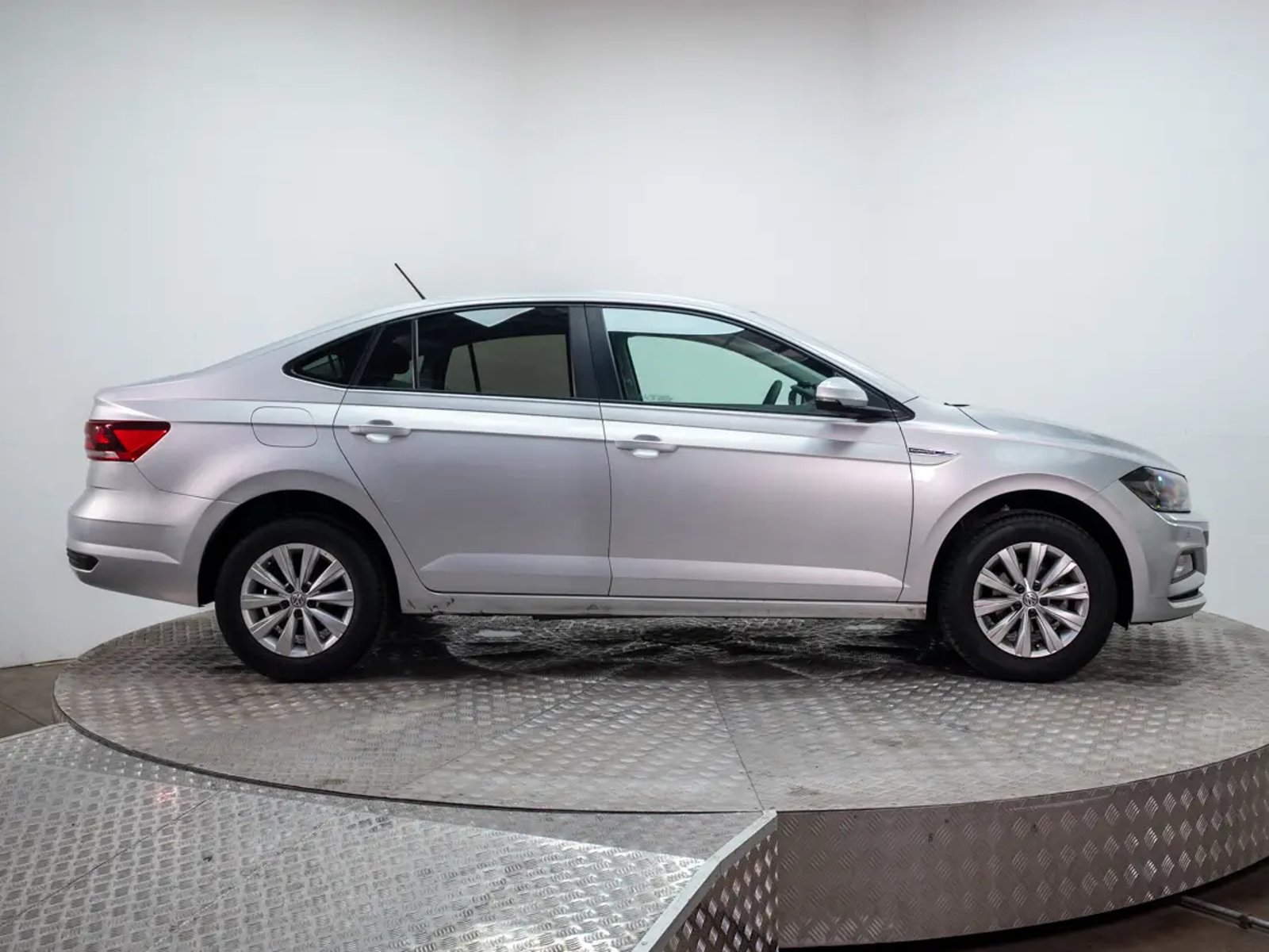 VOLKSWAGEN VIRTUS 2019 - Imagen 10 de 16