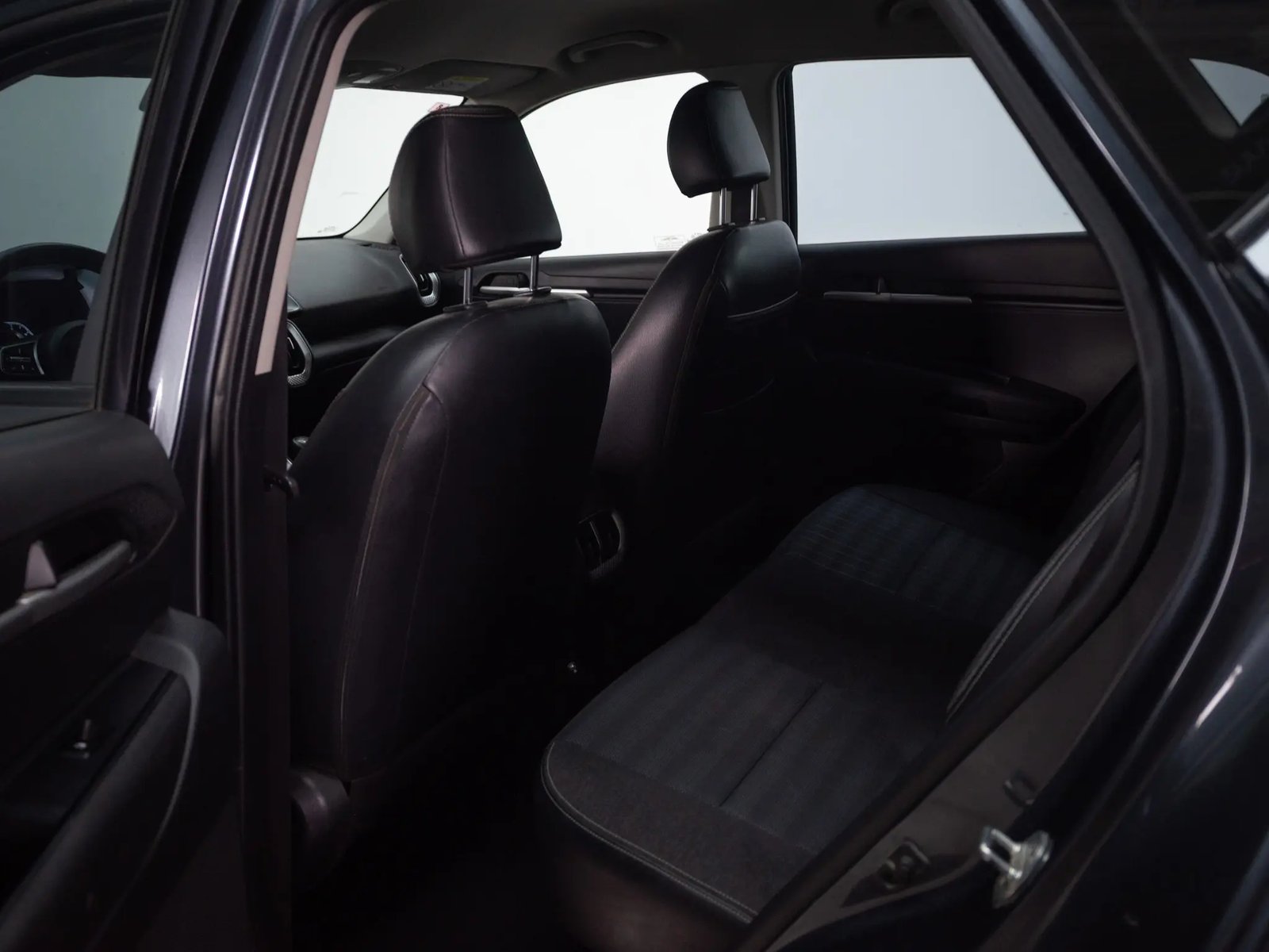 KIA SONET 2023 - Imagen 15 de 18