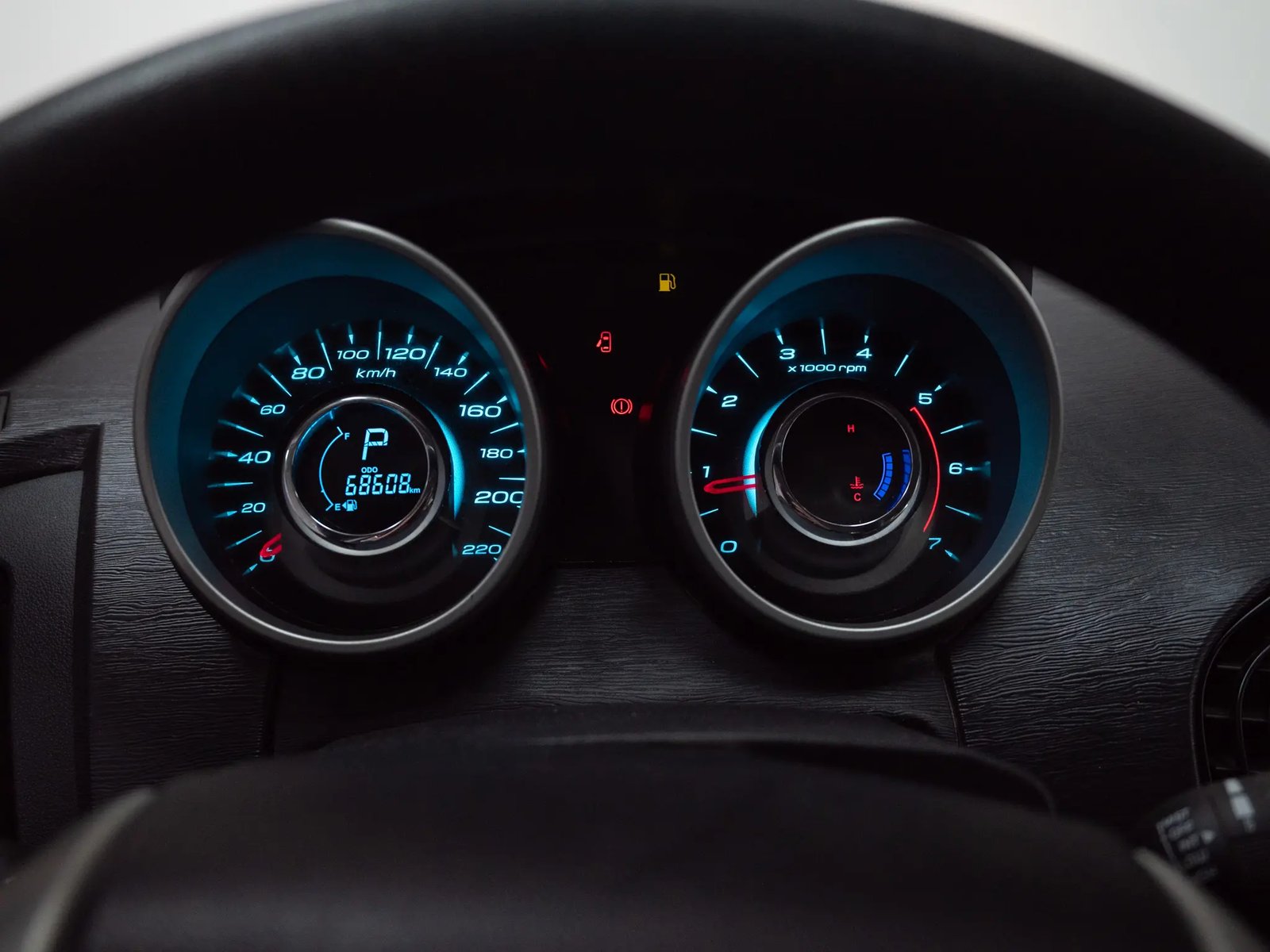 MAHINDRA XUV500 2019 - Imagen 16 de 18