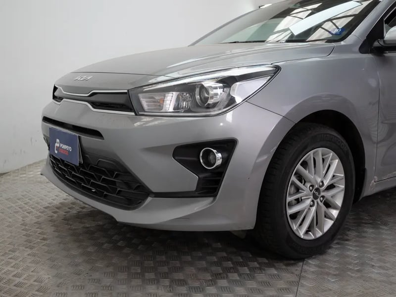 Kia RIO 4 2023 - Imagen 18 de 19