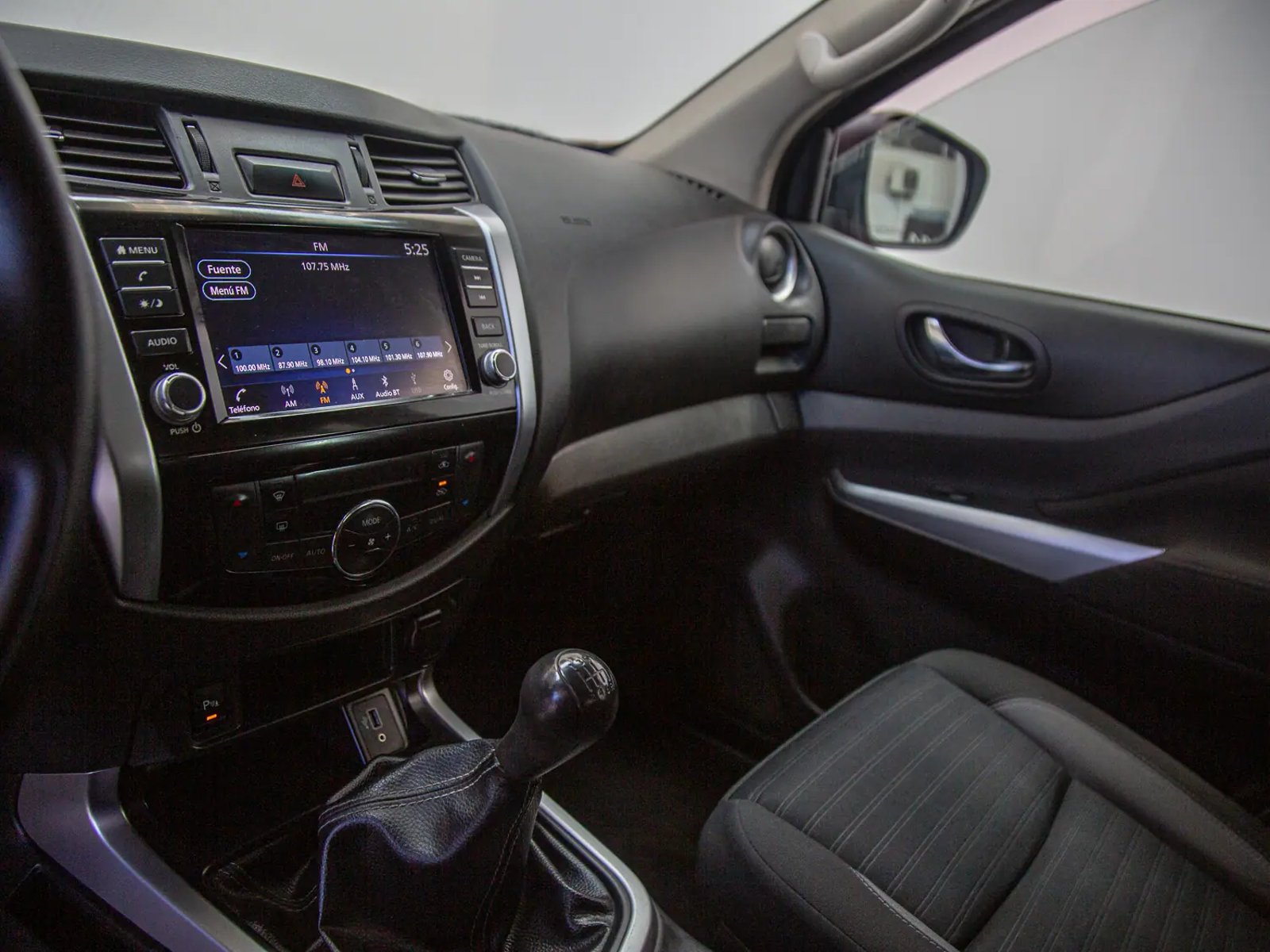 NISSAN NAVARA 2024 - Imagen 13 de 17