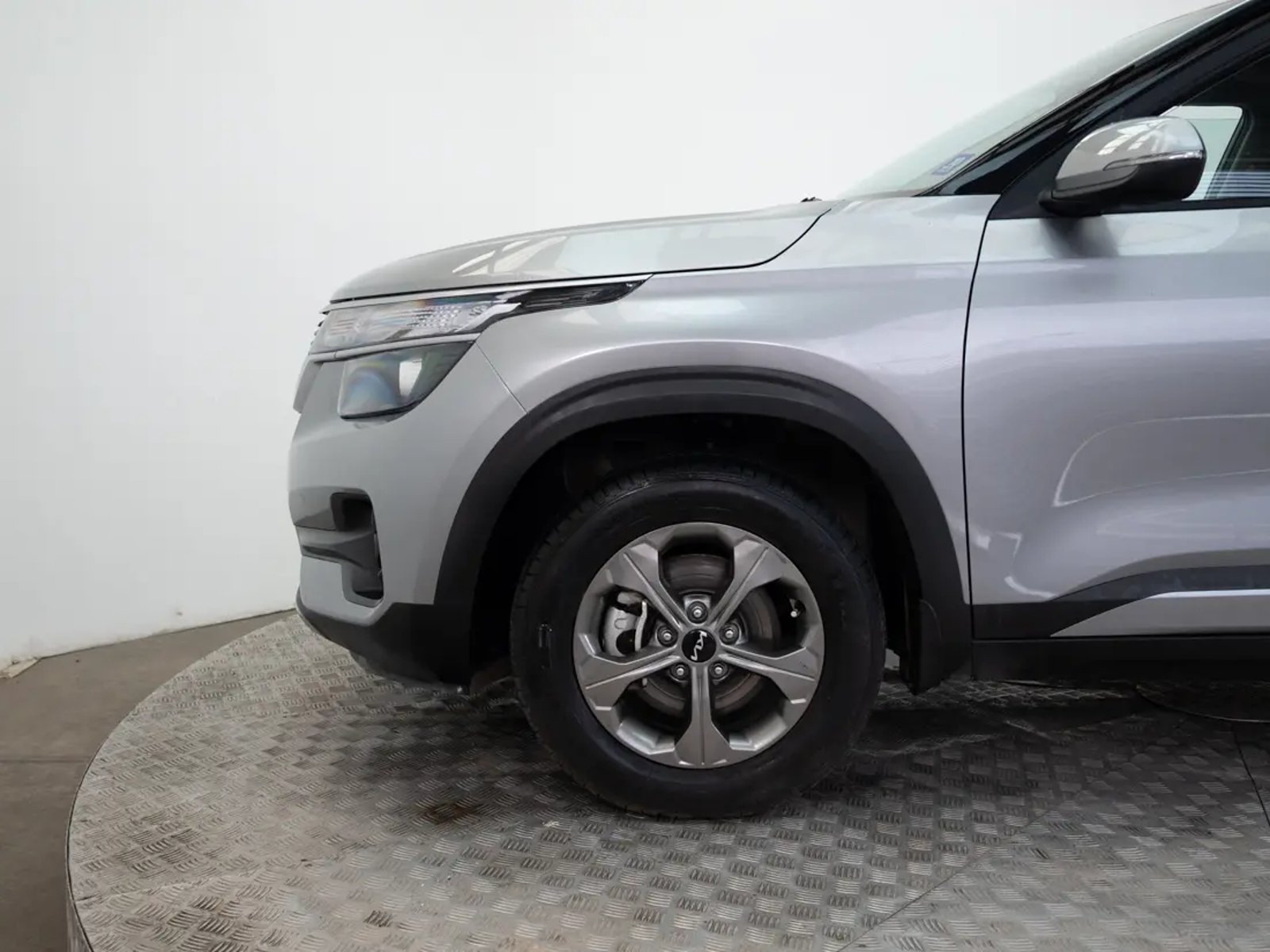 Kia SELTOS 2024 - Imagen 17 de 20