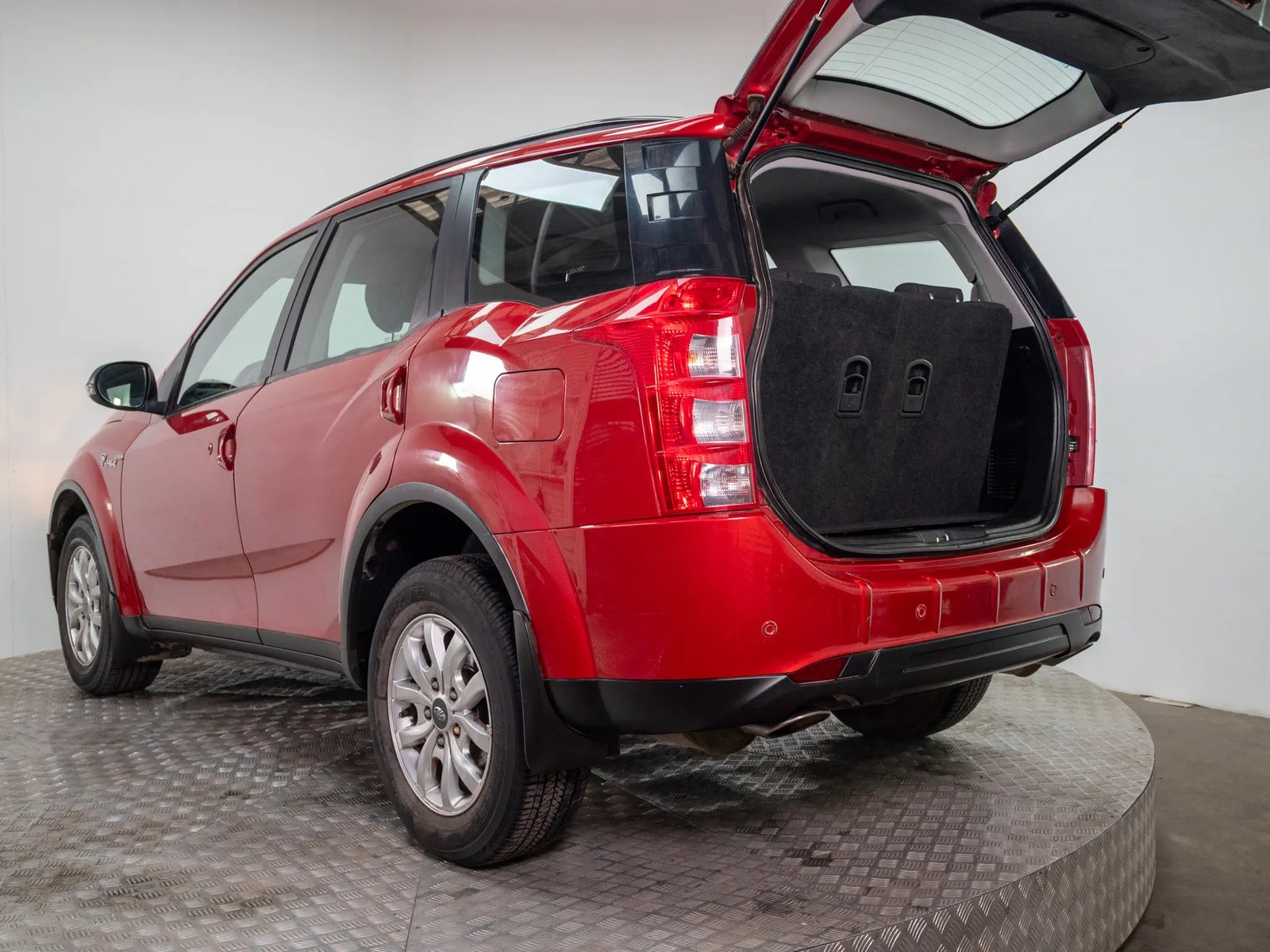 MAHINDRA XUV500 2019 - Imagen 10 de 18