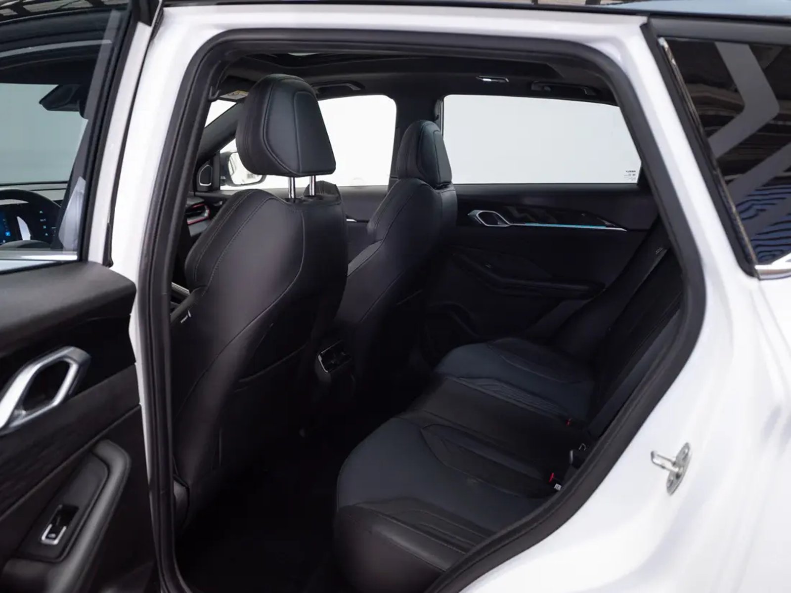 Geely COOLRAY 2024 - Imagen 14 de 20
