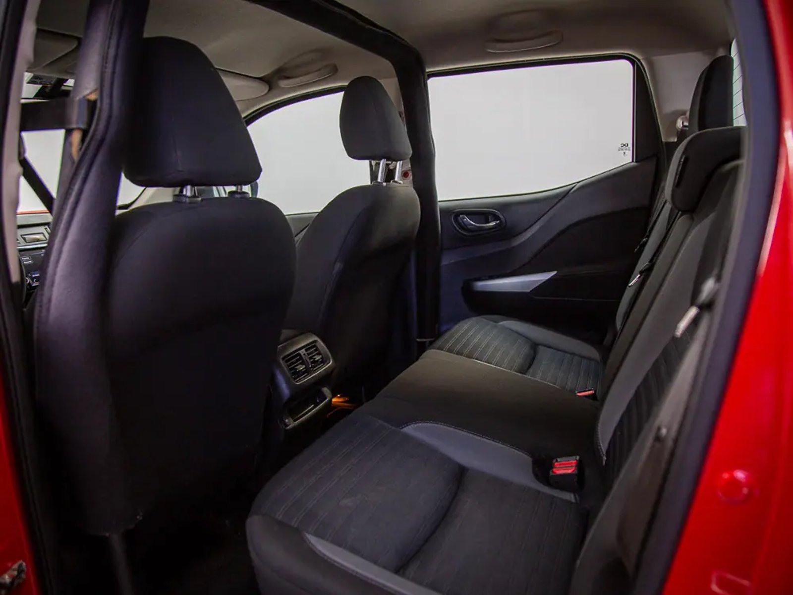 NISSAN NAVARA 2024 - Imagen 15 de 17