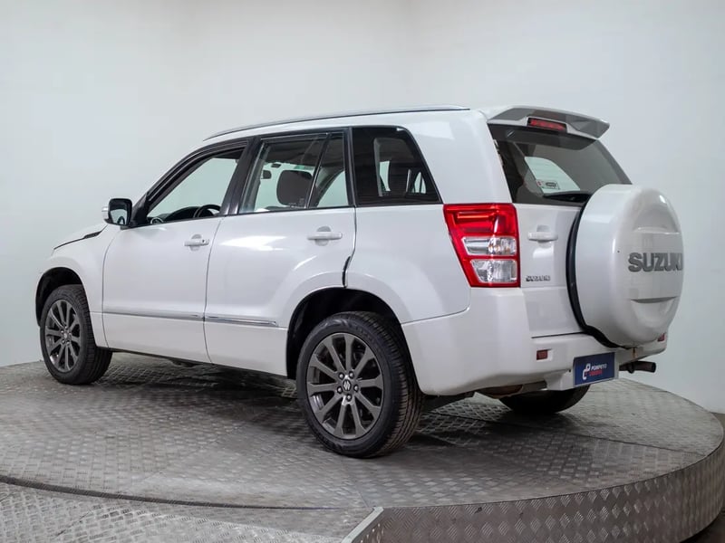 Suzuki GRAND NOMADE 2016 - Imagen 5 de 19