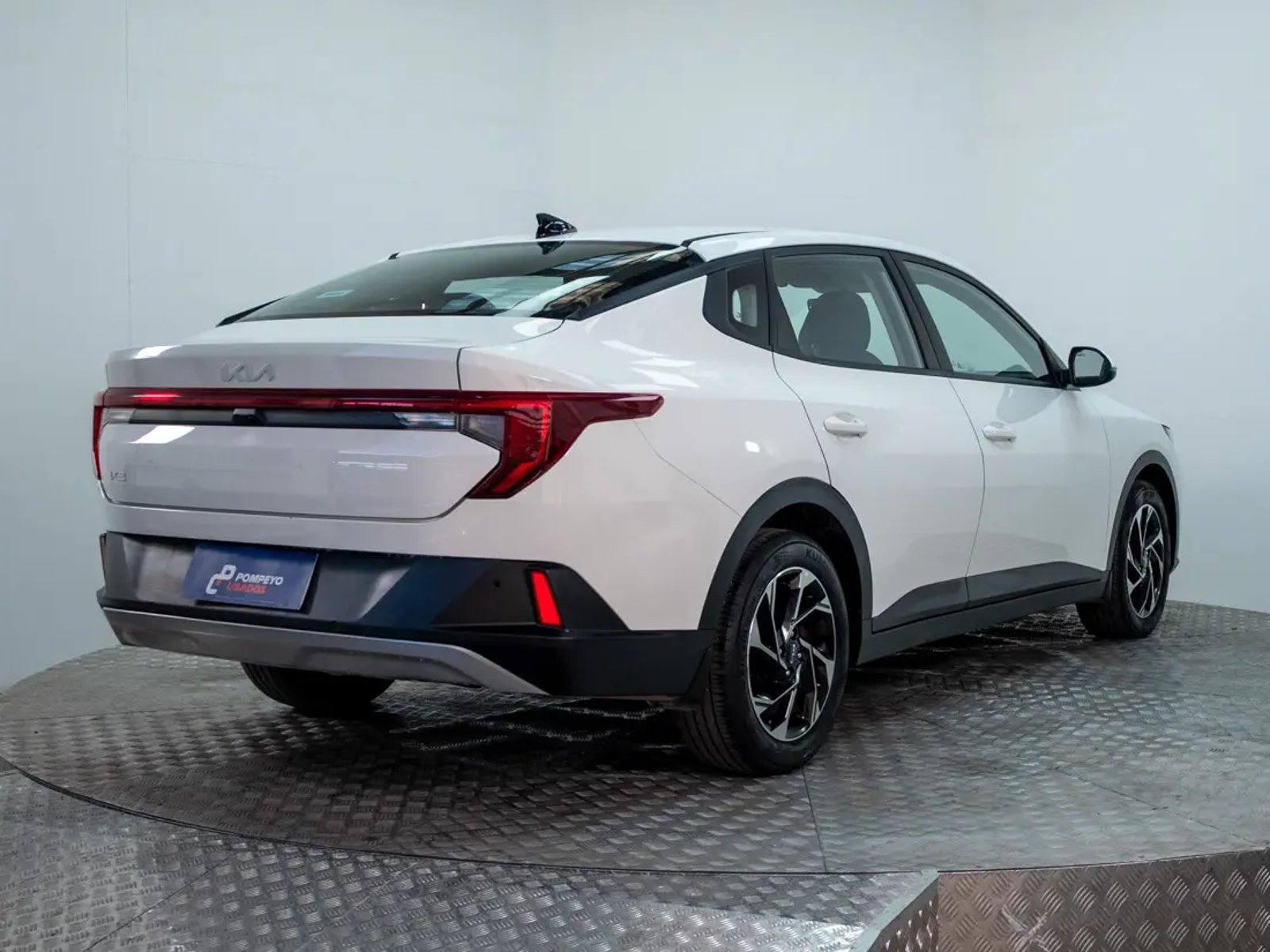 KIA K3 2024 - Imagen 7 de 19