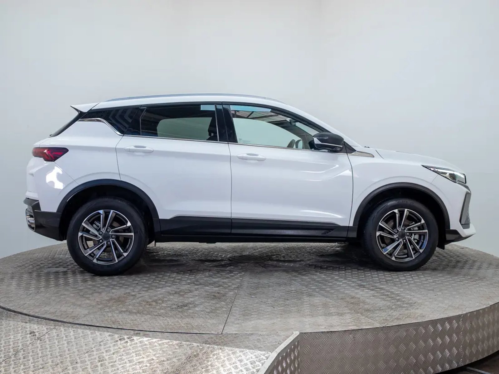 Geely COOLRAY 2024 - Imagen 8 de 19