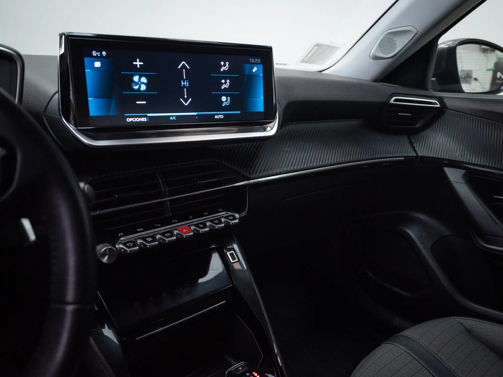 PEUGEOT 2008 2022 - Imagen 16 de 17