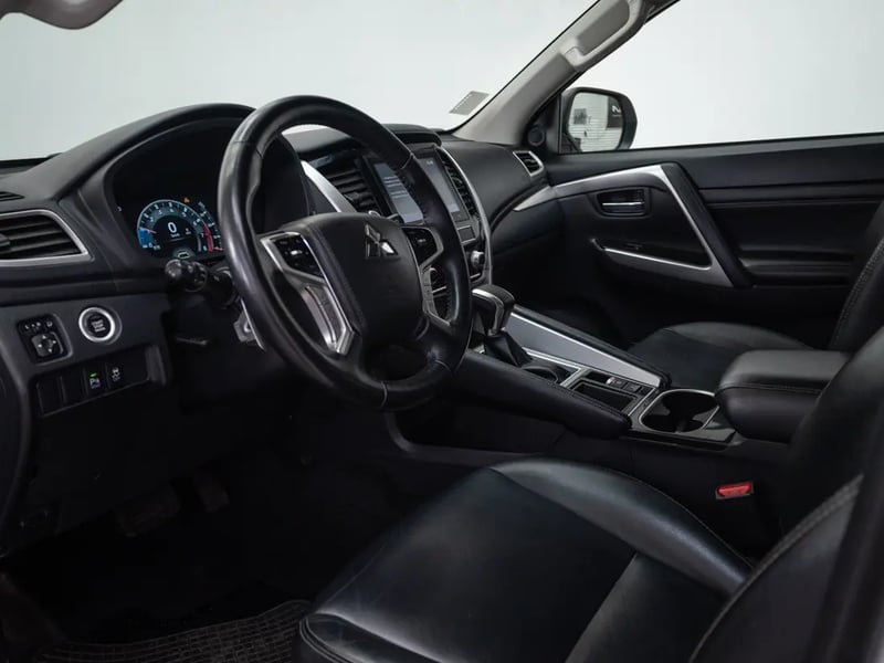 Mitsubishi MONTERO SPORT 2024 - Imagen 11 de 19
