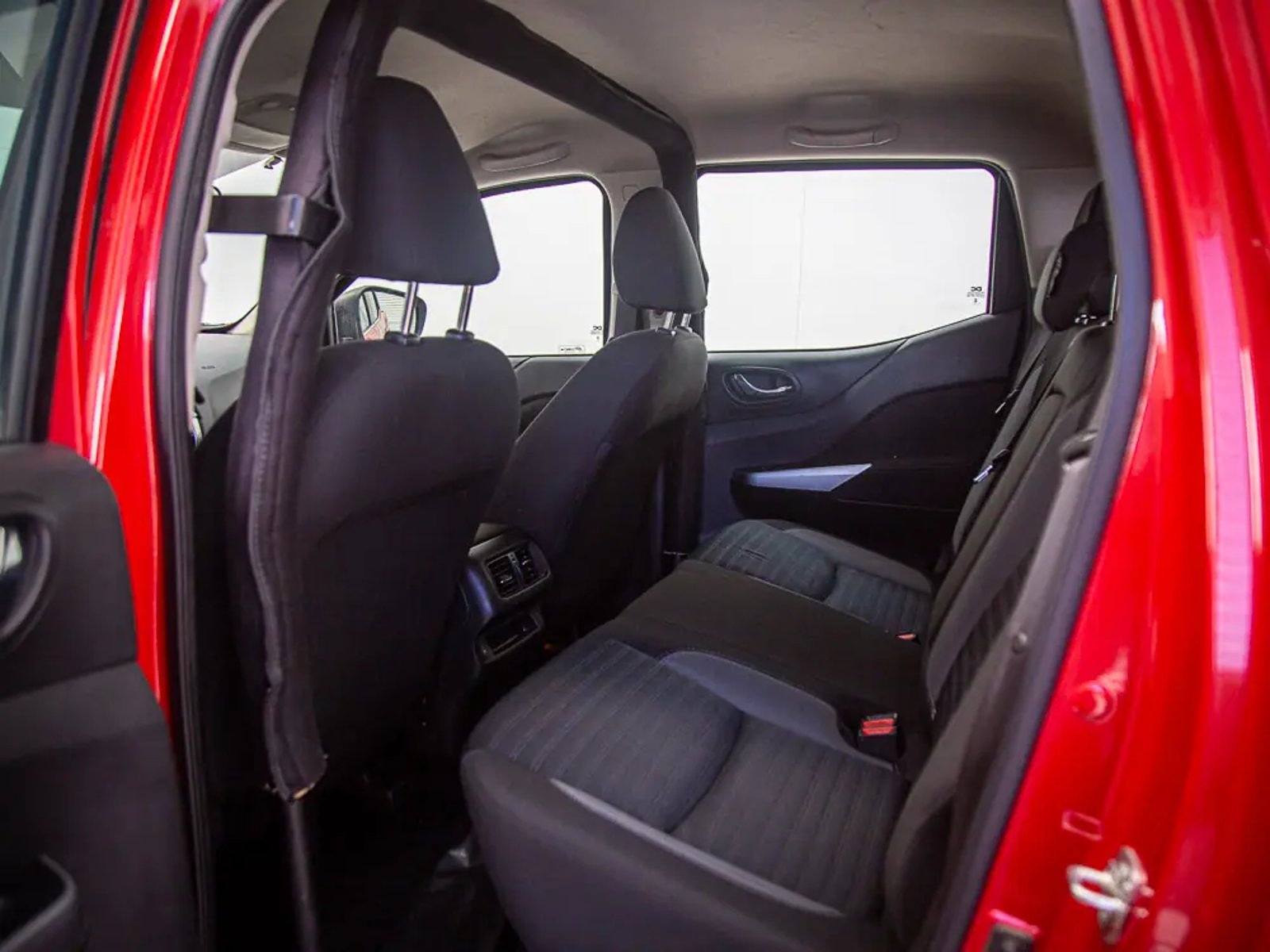 NISSAN NAVARA 2024 - Imagen 14 de 17