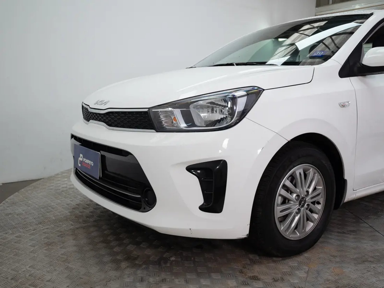 Kia SOLUTO 2024 - Imagen 18 de 20