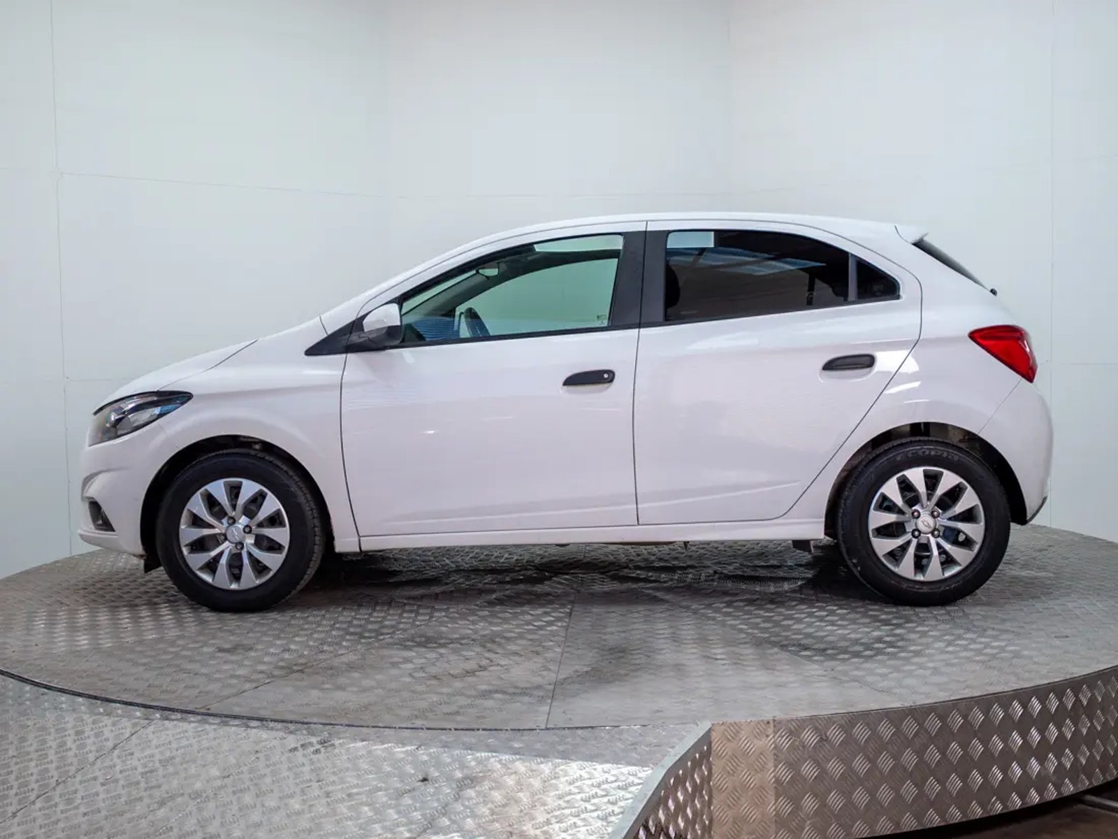 CHEVROLET ONIX 2020 - Imagen 10 de 19