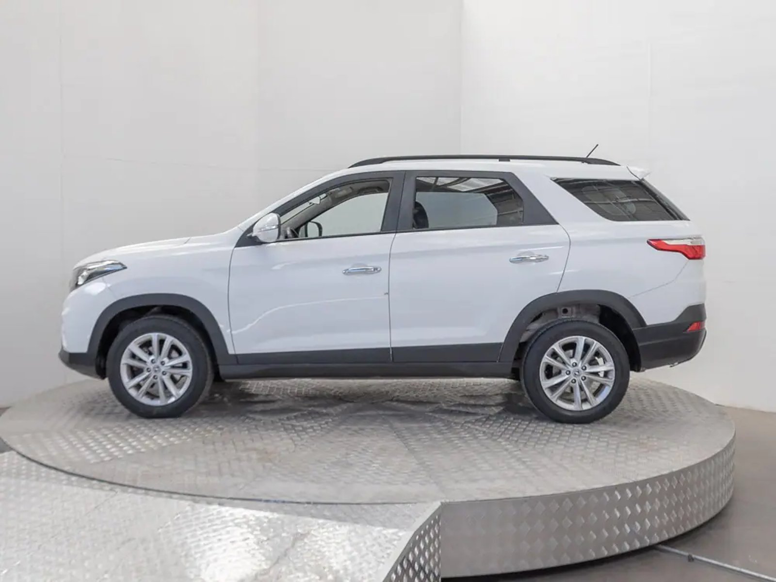 DFSK SUV 560 2023 - Imagen 5 de 16