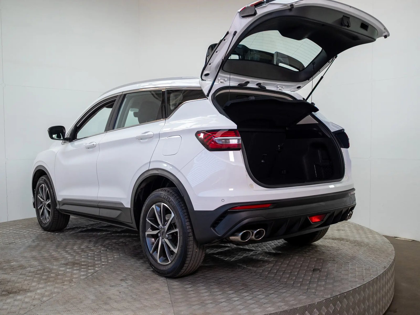 GEELY COOLRAY 2022 - Imagen 6 de 16