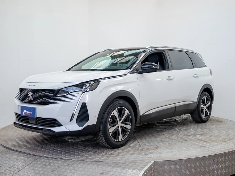 Peugeot NUEVO 5008 2023