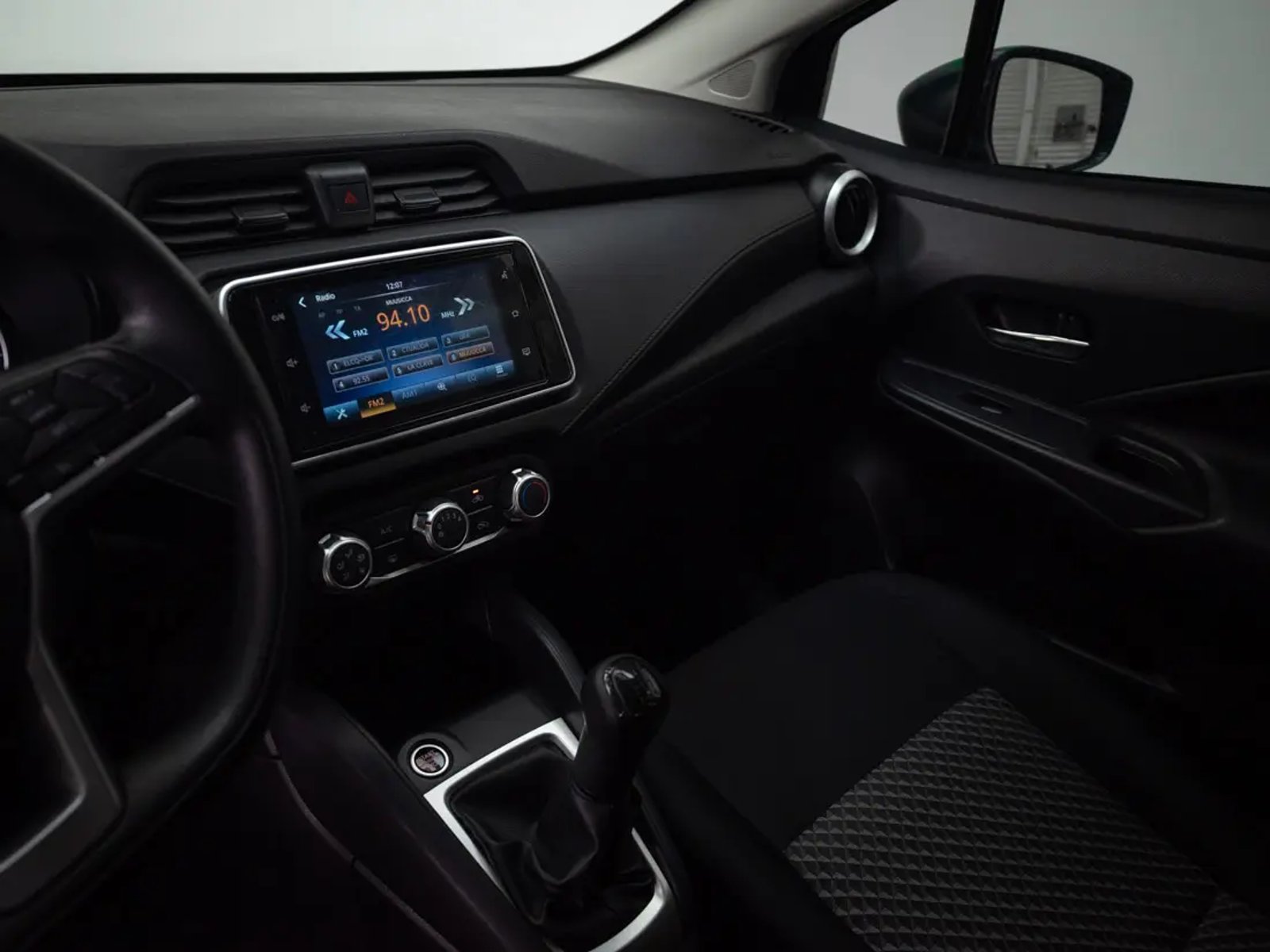 Nissan VERSA 2023 - Imagen 12 de 19